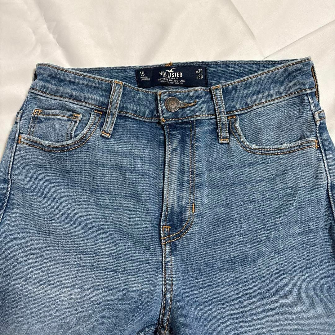 Hollister(ホリスター)のHollister ブーツカットデニム ダメージ レディース LAカジュアル レディースのパンツ(デニム/ジーンズ)の商品写真