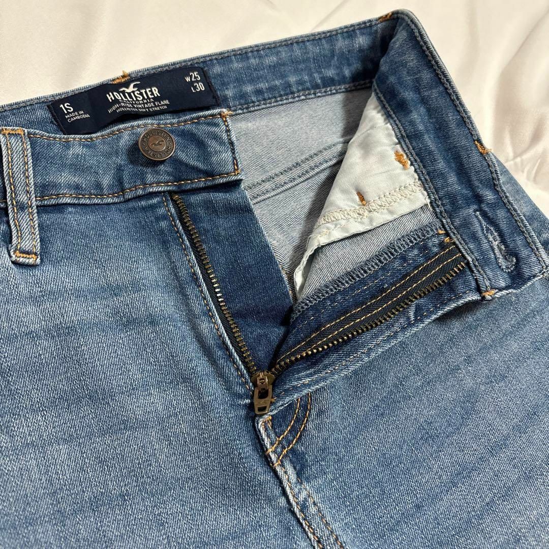 Hollister(ホリスター)のHollister ブーツカットデニム ダメージ レディース LAカジュアル レディースのパンツ(デニム/ジーンズ)の商品写真