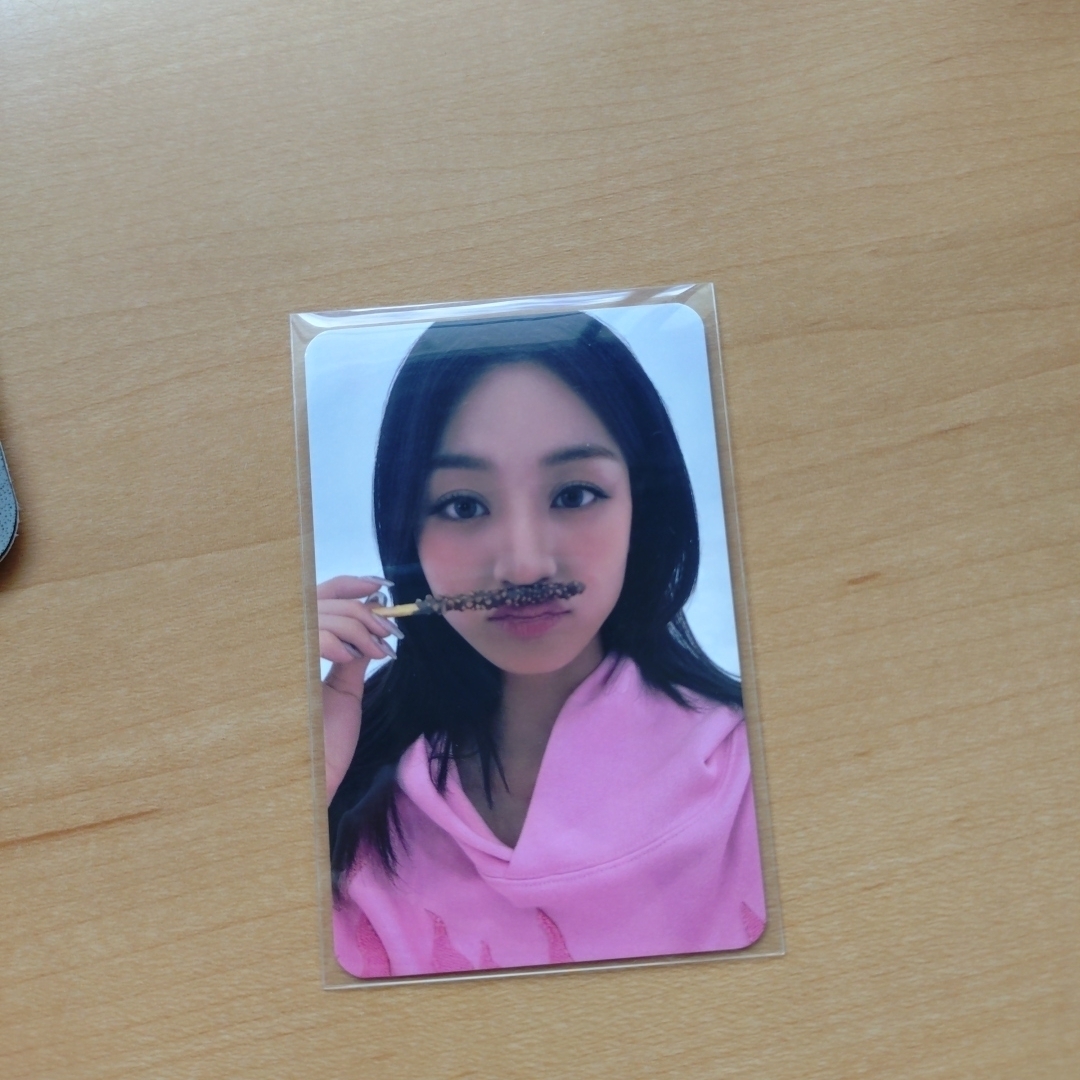 TWICE(トゥワイス)のTWICE  strategy  ラキドロ 公式  ジヒョ エンタメ/ホビーのタレントグッズ(アイドルグッズ)の商品写真