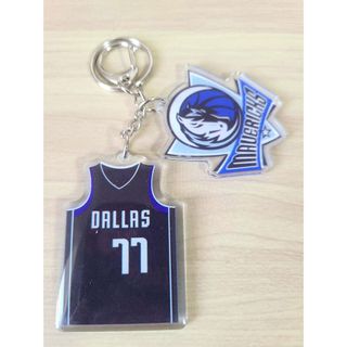 NBA マーベリックス　77番 ドンチッチユニフォーム　アクリル　キーホルダー