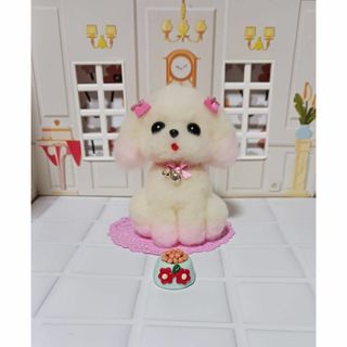 羊毛フェルト　ピンクリボンが似合うピンク染めマルチーズ