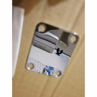 【送料込、中古】 不明 、ネックジョイントプレート、銀、01-26(パーツ)