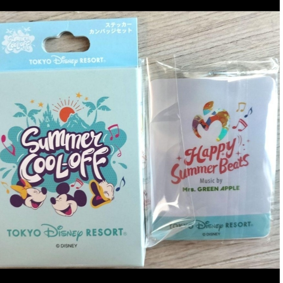 ミッキーミニードナルド　缶バッジステッカー付き　カンバッジディズニー　ミセスグ エンタメ/ホビーのアニメグッズ(バッジ/ピンバッジ)の商品写真