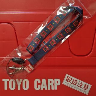 ヒロシマトウヨウカープ(広島東洋カープ)のカープアメフト風ユニフォーム柄ネックストラップ！新グッズ！おまけ付き♪(応援グッズ)