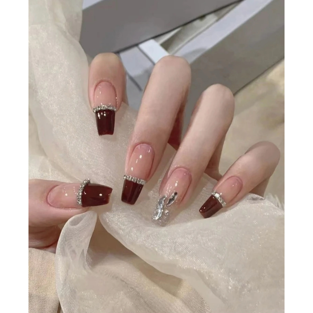 ネイルチップ　フレンチ　ラインストーン コスメ/美容のネイル(つけ爪/ネイルチップ)の商品写真