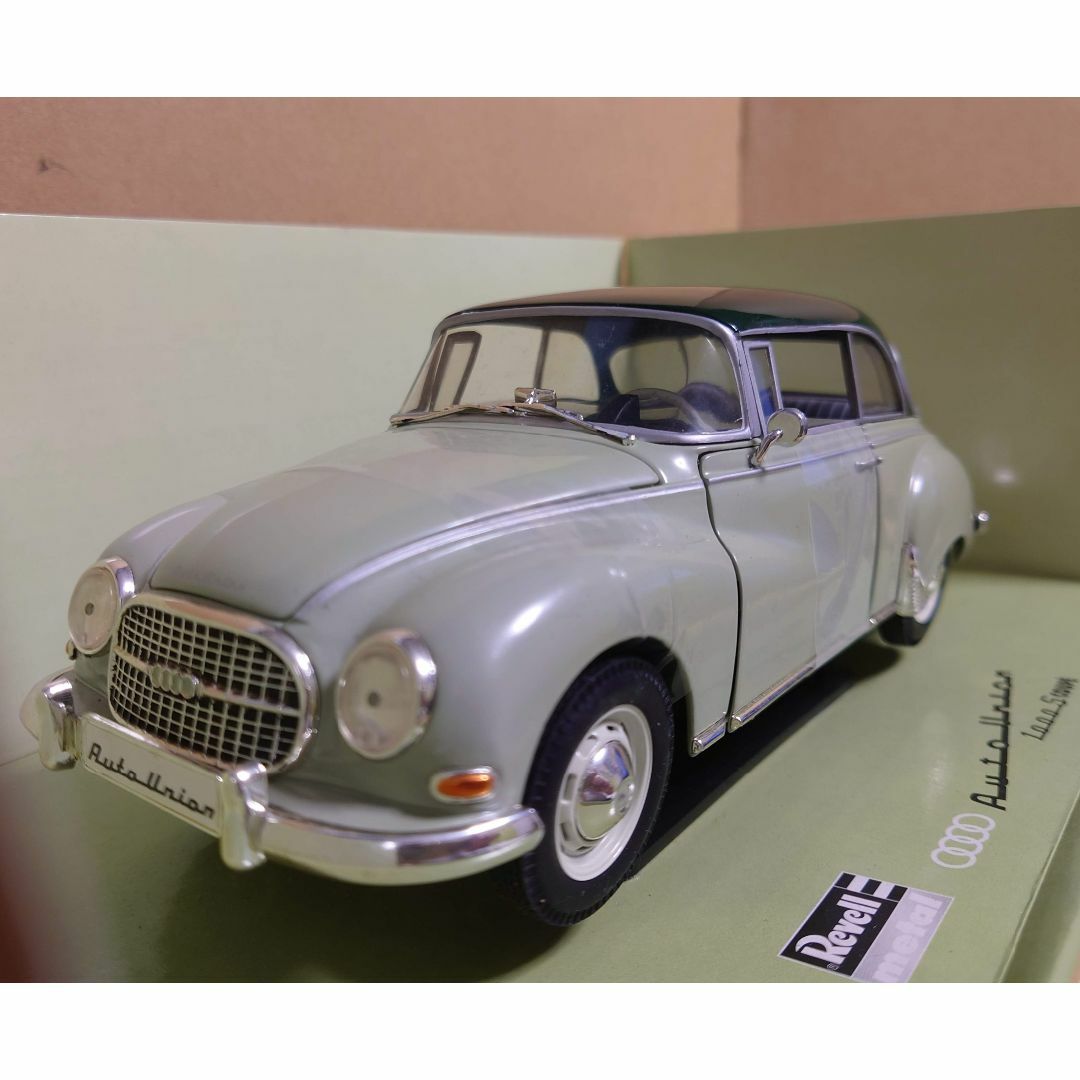 1/18 オートユニオン1000S Coupe グレー レベル製ミニカー中古 エンタメ/ホビーのおもちゃ/ぬいぐるみ(ミニカー)の商品写真