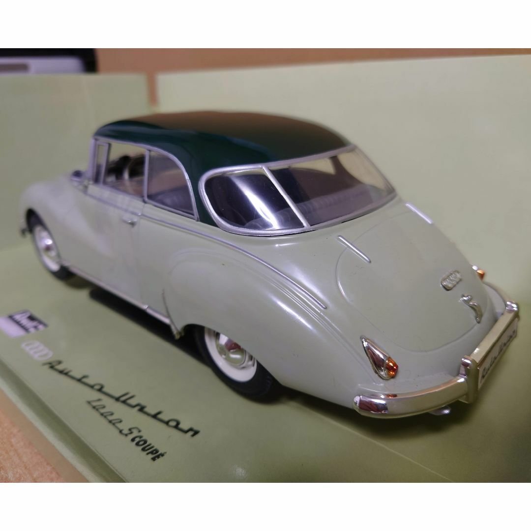1/18 オートユニオン1000S Coupe グレー レベル製ミニカー中古 エンタメ/ホビーのおもちゃ/ぬいぐるみ(ミニカー)の商品写真