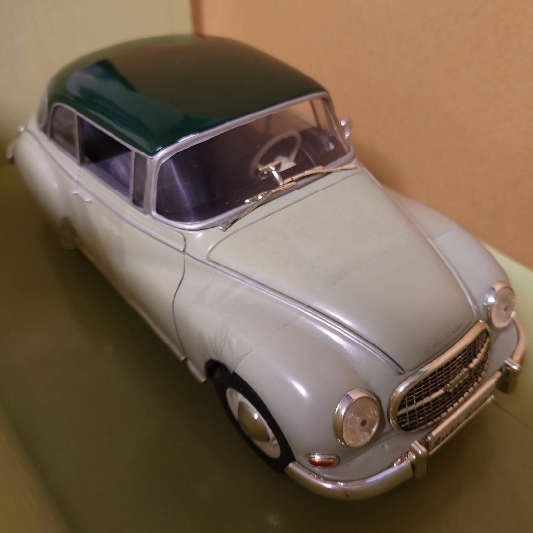 1/18 オートユニオン1000S Coupe グレー レベル製ミニカー中古 エンタメ/ホビーのおもちゃ/ぬいぐるみ(ミニカー)の商品写真
