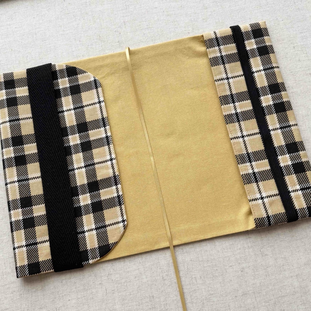 【四六判ハード_a017】ブックカバー チェック柄 ハンドメイドの文具/ステーショナリー(ブックカバー)の商品写真