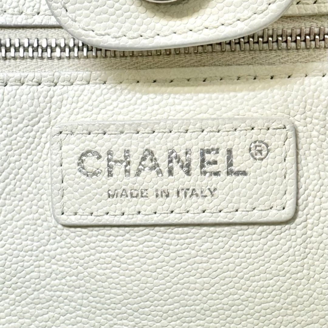 CHANEL(シャネル)のシャネル CHANEL マトラッセ バッグ トートバッグ ショルダーバッグ キャビアスキン ホワイト 白 シルバー金具 ハンドバッグ チェーンバッグ 2wayバッグ ココマーク レディースのバッグ(トートバッグ)の商品写真