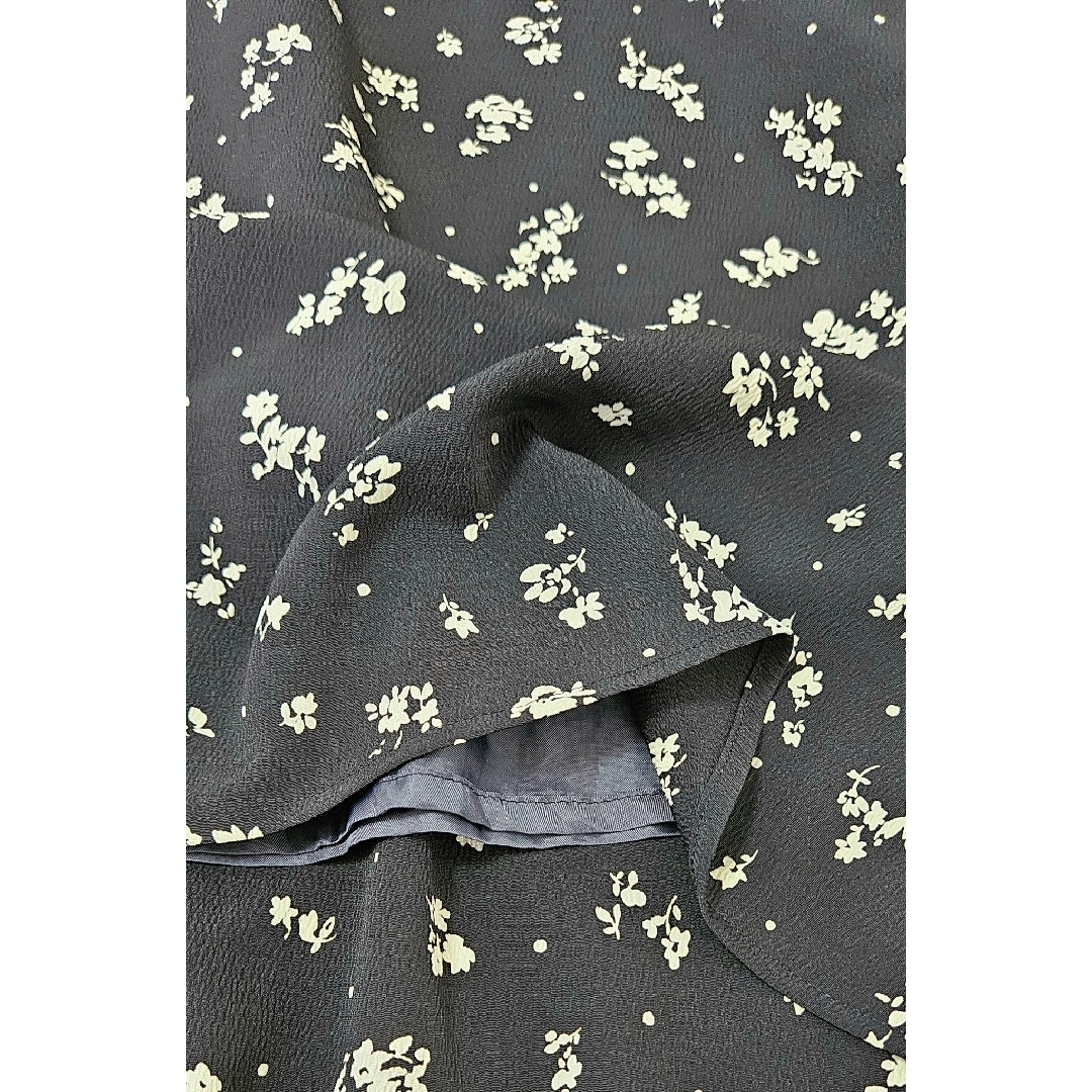 IENA(イエナ)の・イエナ　クレリックプリントワンピース レディースのワンピース(ロングワンピース/マキシワンピース)の商品写真