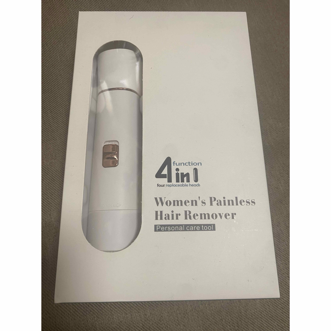 【 4in1 】 シェーバー レディースシェーバー 男女兼用 VIO 電動 防水 スマホ/家電/カメラの美容/健康(レディースシェーバー)の商品写真