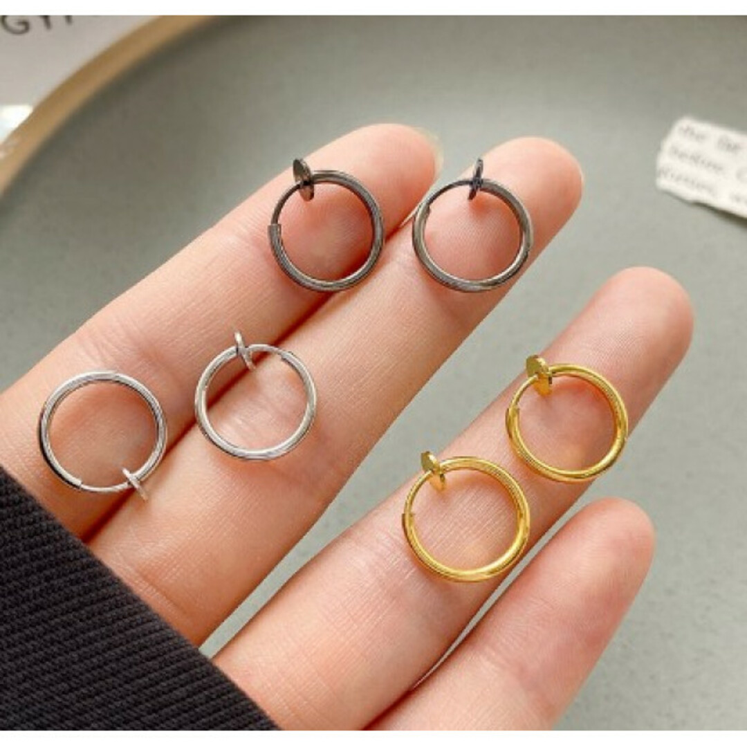 フェイクピアス　ブラック　16ｍｍ　2個　ステンレス　イヤリングノンホールピアス レディースのアクセサリー(ピアス)の商品写真