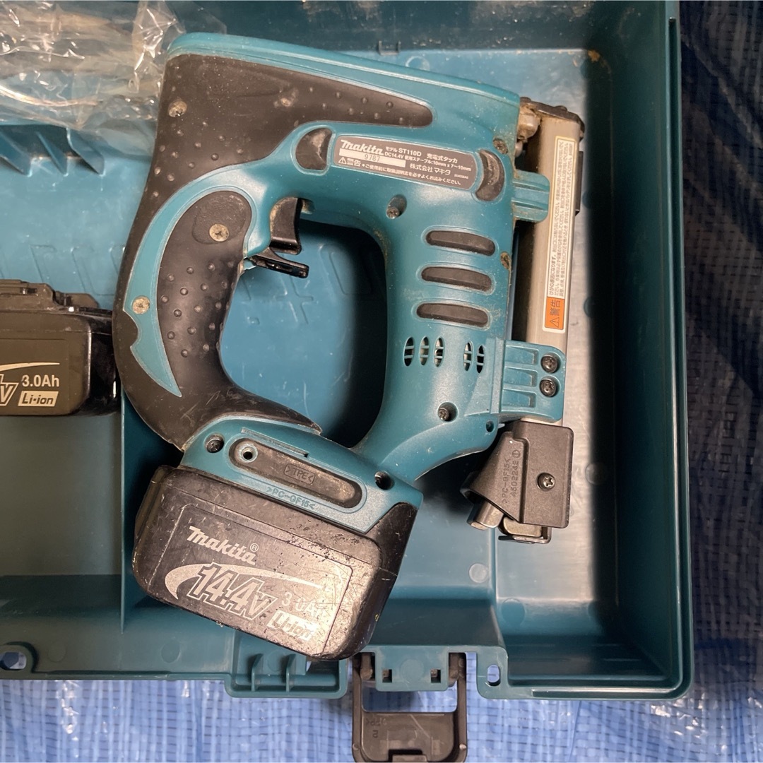 Makita(マキタ)のマキタ　充電式タッカST110D 自動車/バイクのバイク(工具)の商品写真