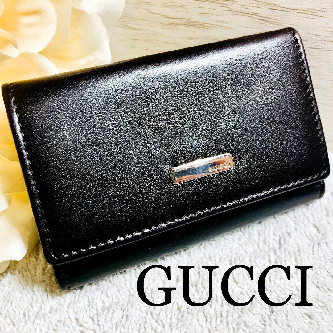 GUCCI(グッチ)の【GUCCI】グッチ キーケース ブラック レザー シルバー金具 ロゴプレート  メンズのファッション小物(キーケース)の商品写真