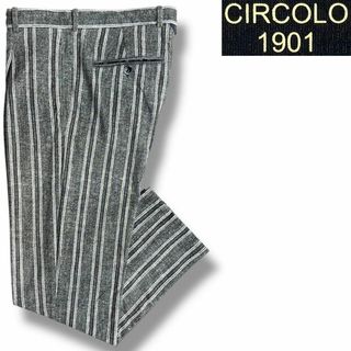 チルコロイチキューゼロイチ(CIRCOLO 1901)のJ7004 美品 チルコロ1901 ストライプライトピケパンツ 濃灰 44(スラックス)
