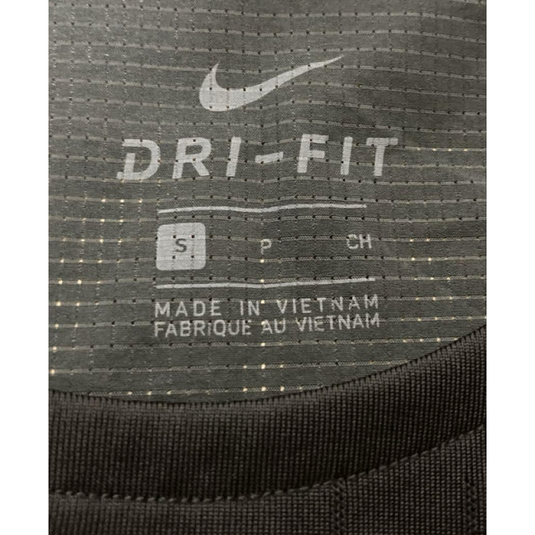 NIKE(ナイキ)のナイキ DRY-FIT ドライフィット ランニングディビジョン Sサイズ 超美品 スポーツ/アウトドアのランニング(ウェア)の商品写真