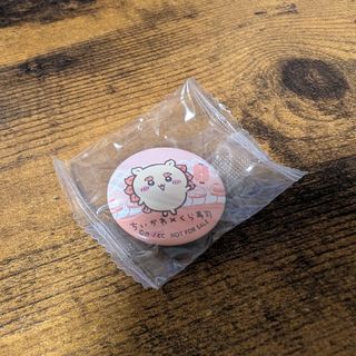 【新品未使用】くら寿司×ちいかわ　缶バッジ　シーサー
