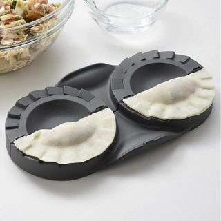 [アーネスト] 餃子 【日本製】 2つ同時に餃子を包める 時短 子ども (おうち