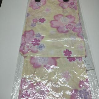 【新品】レディース浴衣　花柄　Mサイズ(浴衣)