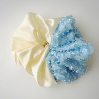 【ハンドメイド】大きめ19cm シュシュ＊上品ブルー×アイボリー ドレス生地使用