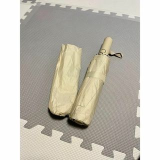 ★クリーム色 折りたたみ傘 収納カバー付き