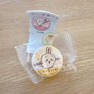 ちいかわ　缶バッチ　くら寿司　ガチャポン