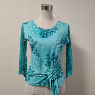 社交ダンス　爽やかなお色の花がらのトップス