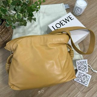 ロエベ(LOEWE)のLOEWE　ロエベ　フラメンコクラッチパファー　レザーショルダーバッグ　斜めがけ(ショルダーバッグ)