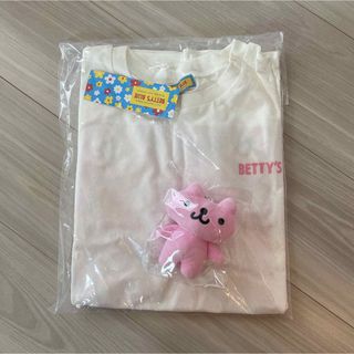 ベティーズブルー(BETTY'S BLUE)のべティーズブルー　Tシャツ　ぬいぐるみチャームセット(キャラクターグッズ)