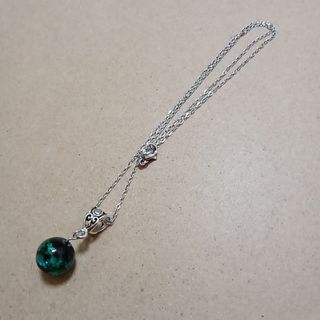 ホタルガラスペンダント　エメラルドグリーン