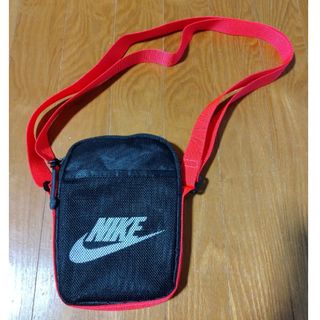 ナイキ　ミニショルダーバック
