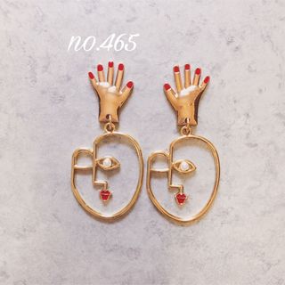 no.465 レッド ハンド フェイス チャーム ピアス、イヤリング