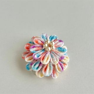 パステルカラーなお花のブローチ