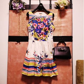 レッドヴァレンティノ(RED VALENTINO)の■レッドヴァレンティノ★定価12万円程度★綺麗★ワンピース(ひざ丈ワンピース)