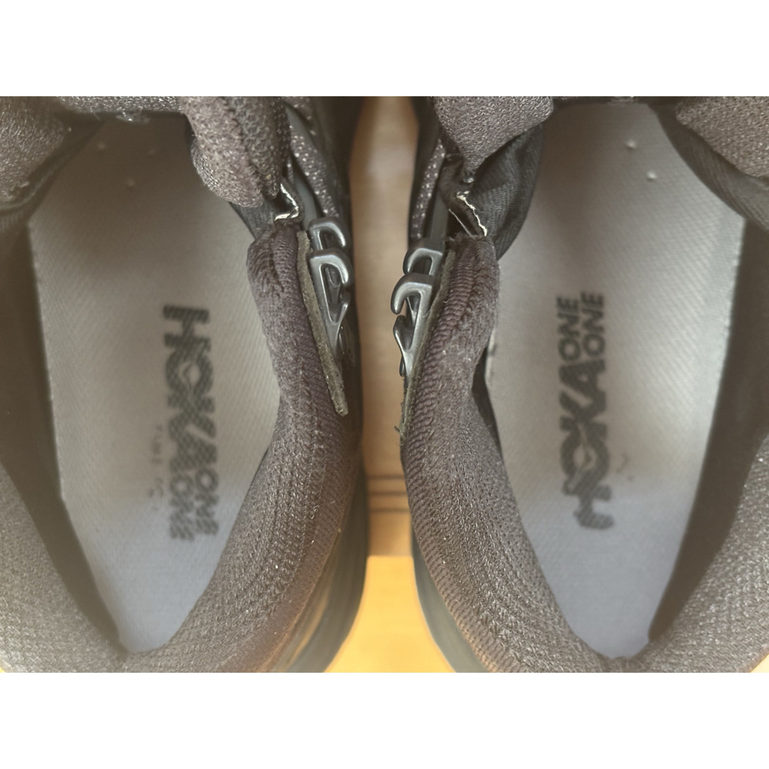 HOKA ONE ONE(ホカオネオネ)の【美品】【送料無料】ホカ チャレンジャー ミドル ゴアテックス 27cm ワイド スポーツ/アウトドアのアウトドア(登山用品)の商品写真