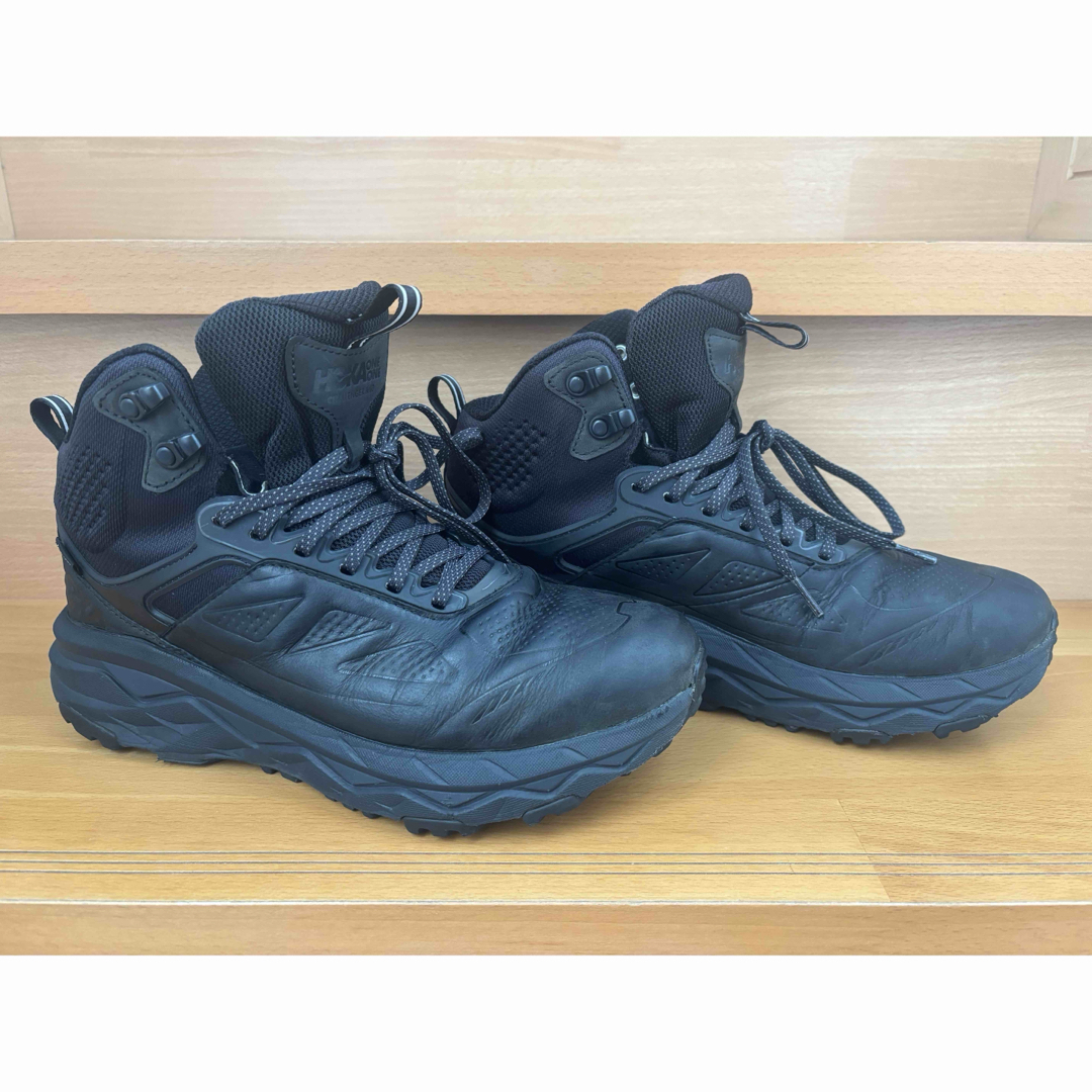 HOKA ONE ONE(ホカオネオネ)の【美品】【送料無料】ホカ チャレンジャー ミドル ゴアテックス 27cm ワイド スポーツ/アウトドアのアウトドア(登山用品)の商品写真