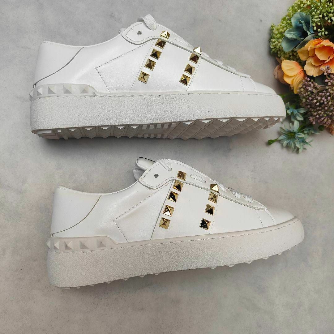 VALENTINO バレンティノ スタッズ付きハイヒール ホワイト VALENTINO - 美品✨ VALENTINO ロックスタッズ アンタイトルド