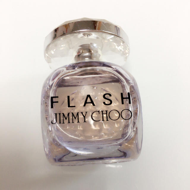 JIMMY CHOO(ジミーチュウ)のジミーチュウ フラッシュ オードパルファム 40ml コスメ/美容の香水(香水(女性用))の商品写真