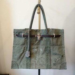ヴィンテージ(VINTAGE)のヴィンテージ リメイク ミリタリーテント 再構築トートバッグ ハンドメイド(トートバッグ)