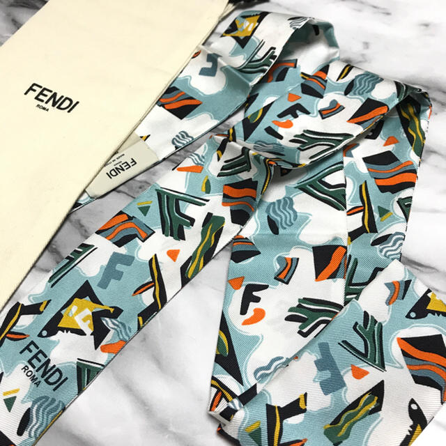 専用】新品未使用 FENDI ツイリー フェンディ ラッピー - バンダナ ...