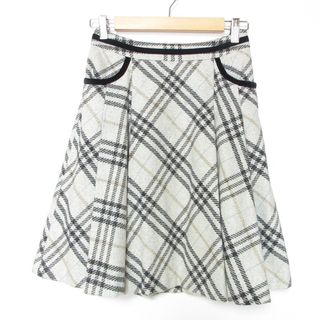 バーバリーブルーレーベル(BURBERRY BLUE LABEL)の美品 BURBERRY BLUE LABEL バーバリーブルーレーベル チェック柄 ひざ丈 フレアスカート 36 ライトグレー レディース 古着 中古 USED(ひざ丈スカート)