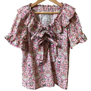美品 24SS SEVEN TEN by MIHO KAWAHITO セブンテンバイミホカワヒト バルーンカラー リバティプリントブラウス S ピンク レディース 古着 中古 USED(シャツ/ブラウス(半袖/袖なし))