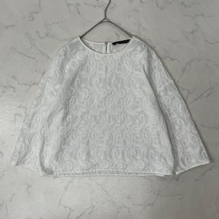 ザラ(ZARA)のZARA WOMAN 大きめ ワントーン ペイズリー 刺繍 七分袖 ブラウス M(シャツ/ブラウス(長袖/七分))