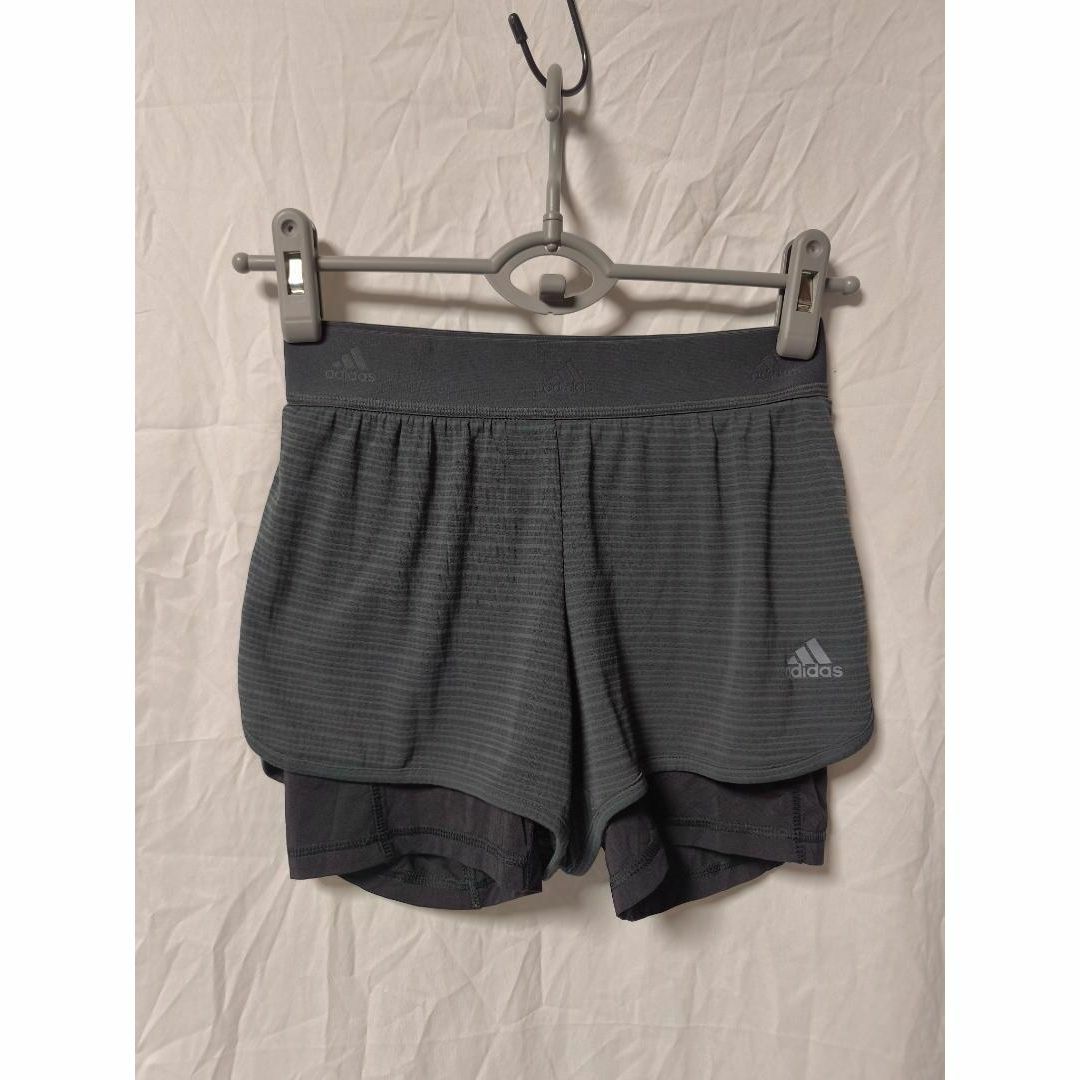 adidas(アディダス)のadidas 短パン ショートパンツ スパッツ付き ドライ レディース S スポーツ/アウトドアのランニング(ウェア)の商品写真