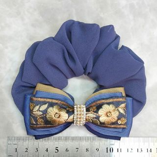 7281. ハンドメイドシュシュ