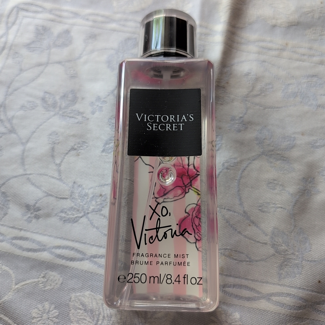 Victoria's Secret(ヴィクトリアズシークレット)のヴィクトリアシークレットのXO VictoriaとBBWのミストのセット❤️ コスメ/美容のコスメ/美容 その他(その他)の商品写真