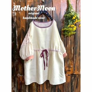 即日発送★ハンドメイド★薄ピンクブーケの胸絞りブラウス(シャツ/ブラウス(半袖/袖なし))