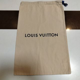 ルイヴィトン(LOUIS VUITTON)のLOUIS VUITTON ロゴ入り ポーチ ベージュ(ポーチ)