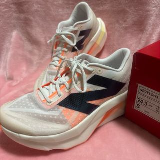 ニューバランス(New Balance)のNew Balance 24.5cm ニューバランス ランニングシューズ 新品(ランニング/ジョギング)